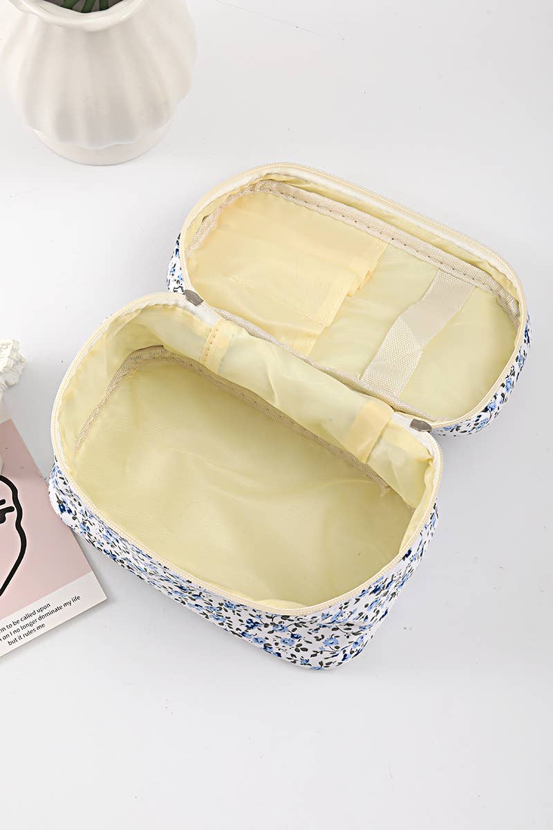 Ditsy Quilted Floral Travel Makeup Bag w/ Organizing Pockets: LAVENDER-200648 / OS