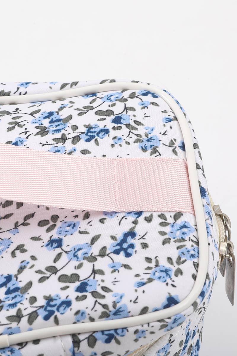 Ditsy Quilted Floral Travel Makeup Bag w/ Organizing Pockets: BLUE-200645 / OS